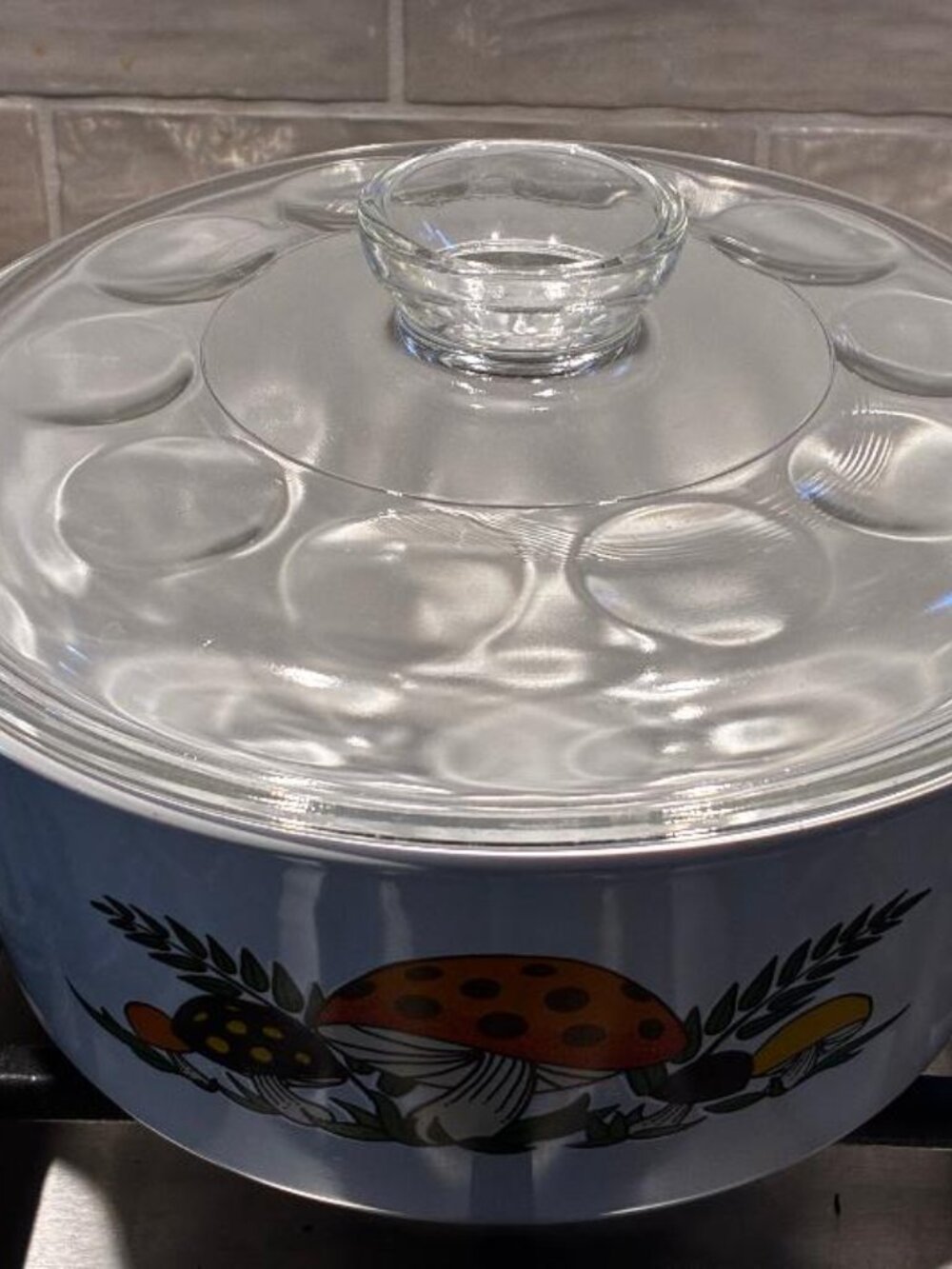 Vintage Corning Ware Merry Mushroom 2.5 Qt. Casserole Baking Dish w/Dippled Lid